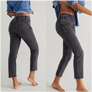 Free People We The Free CRVY Vintage Straight Jean 28 Faded Black Raw Hem Crop